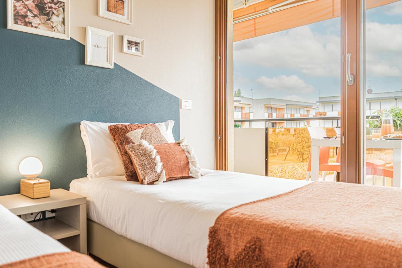 Hygge Family Apartment - One Step Away From The Lake!!! Sirmione Bagian luar foto