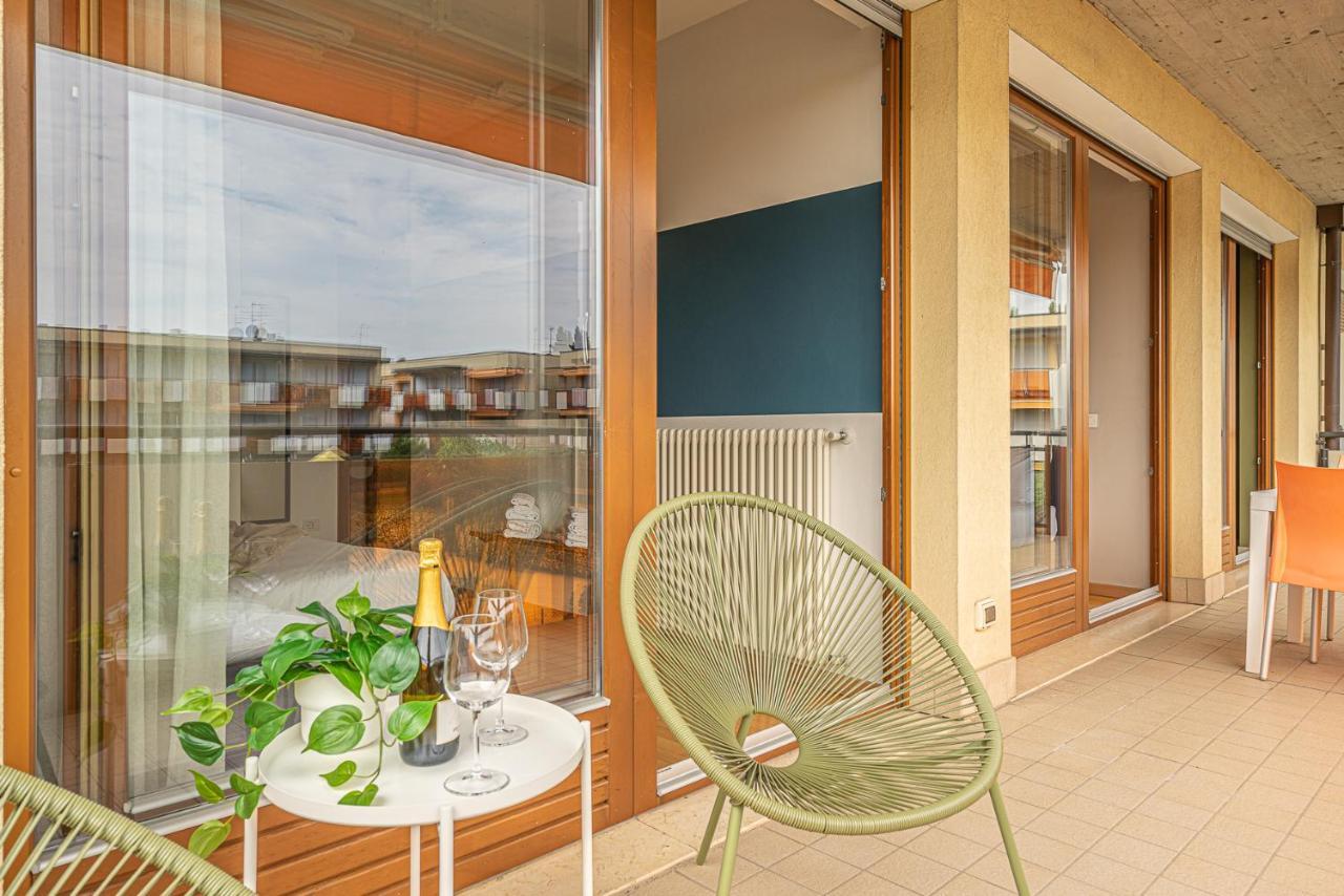 Hygge Family Apartment - One Step Away From The Lake!!! Sirmione Bagian luar foto