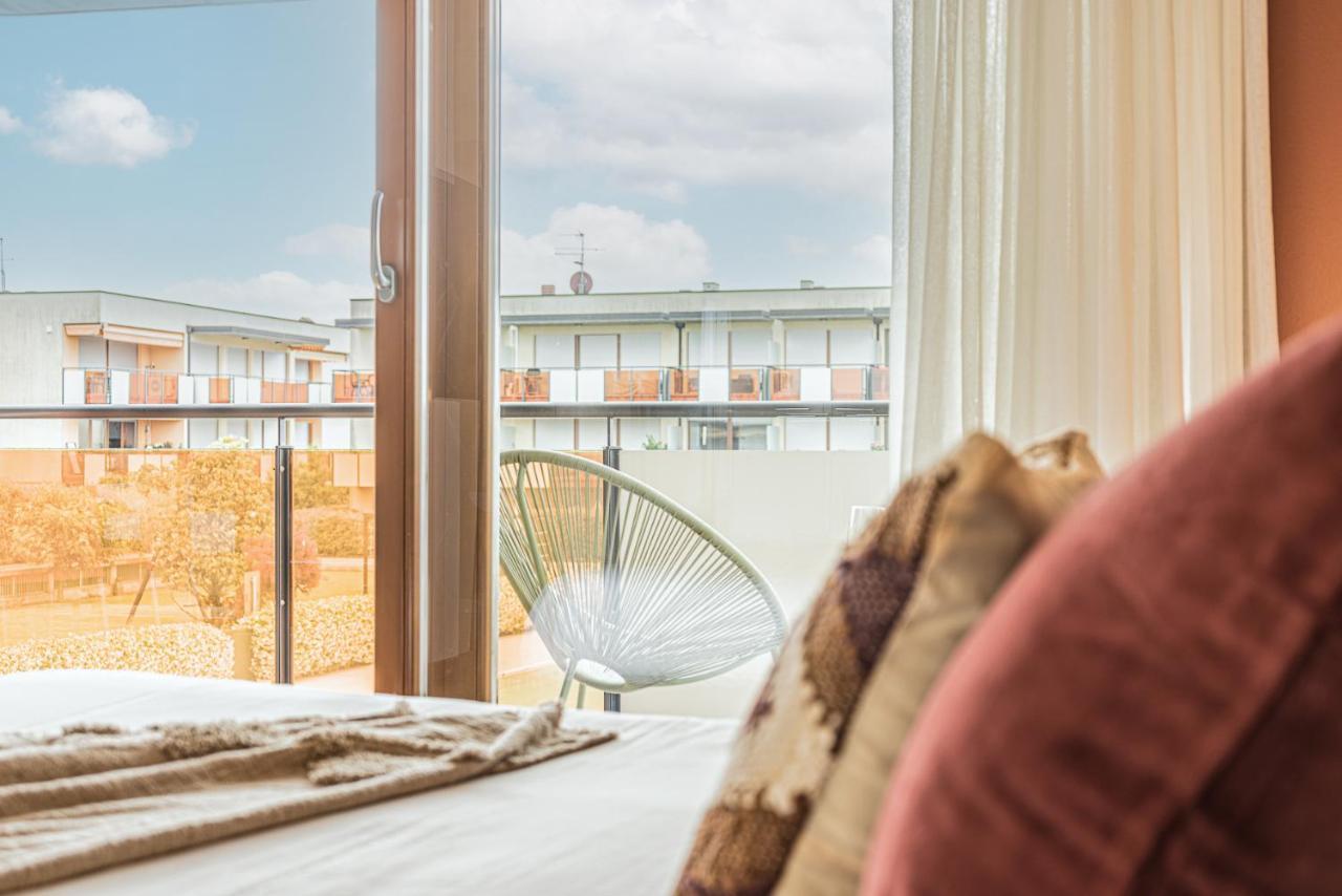 Hygge Family Apartment - One Step Away From The Lake!!! Sirmione Bagian luar foto