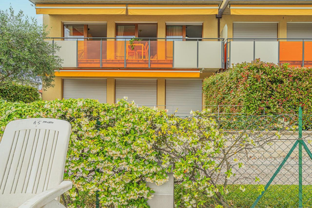 Hygge Family Apartment - One Step Away From The Lake!!! Sirmione Bagian luar foto