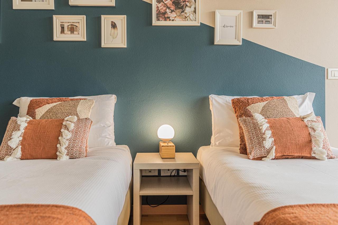 Hygge Family Apartment - One Step Away From The Lake!!! Sirmione Bagian luar foto